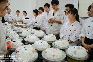 蛋糕烘焙培训  武汉蛋糕学习  武汉西点学习