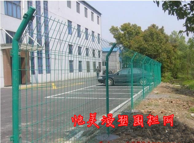 武汉小区护栏网武汉小区护栏网，围墙护栏网，钢丝焊接护栏网