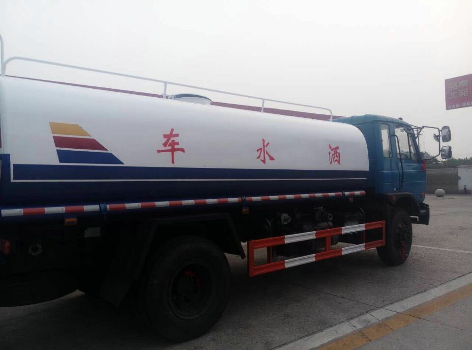 济宁市洒水车厂家供应东风10吨洒水车 5吨洒水车