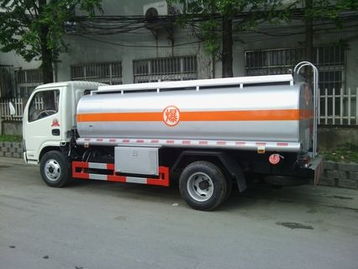 供应东风福瑞卡4吨加油车