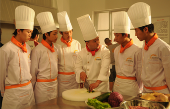 河北沧州学厨师烹来具有30年饪历史的国家一级老牌名校虎振厨师教育