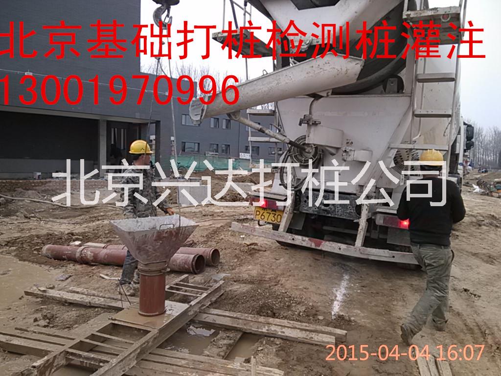 北京大兴区工程打桩公司打钢管桩 钢板桩 钢板桩施工图片