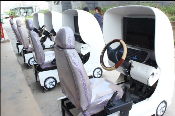 武汉出现“驾吧”练车，模拟驾驶训批发