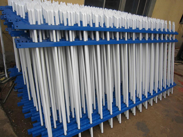 供应四川鑫海专业制造锌钢市政护栏，成都锌钢市政护栏专业生产厂家