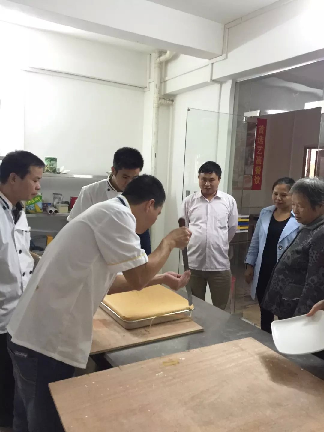 供应广州正宗现烤蛋糕培训，海绵蛋糕做法培训