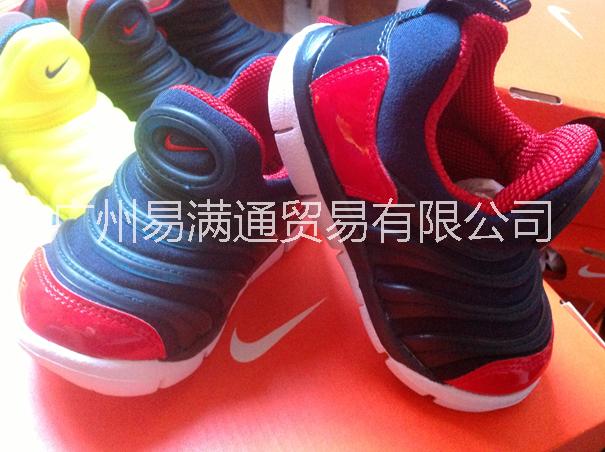 NIKE毛毛虫鞋子进口物流渠道批发