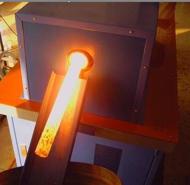 供应福建各地区红冲脱模剂适合于铜、锌，铝、合金，不锈钢等材料,主要用于加工铜阀门类产品及其红冲图片