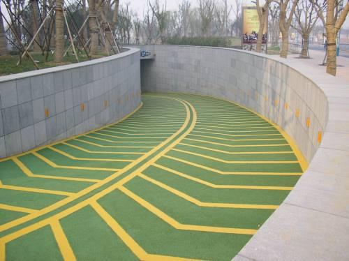 供应用于地坪的南京车库防滑车道，坡道防滑地面图片
