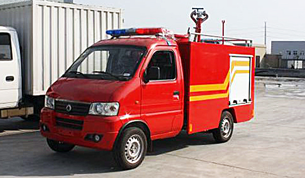供应东风俊风1吨水罐消防车(免征）小型消防车图片
