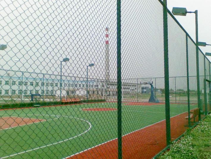柳州体育场护栏网 球场围网厂家 体育场勾花网定做 运动场防护网