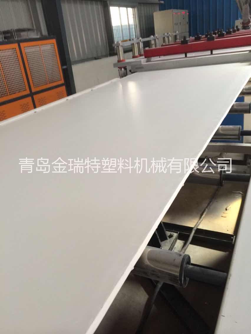 青岛市pvc木塑结皮发泡板材生产线厂家