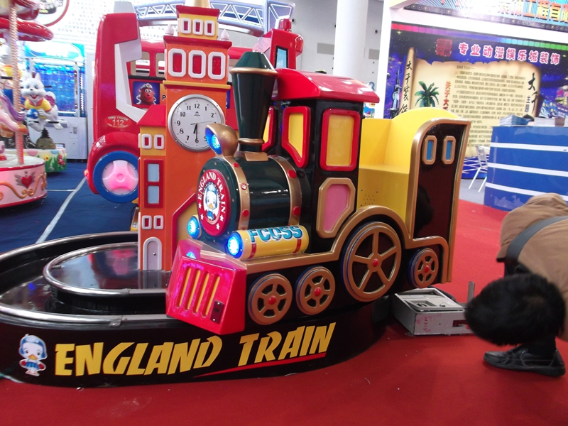 供应用于儿童游乐园的游乐设备豪华轨道小火车