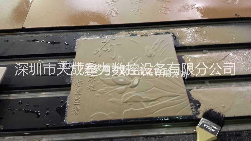 深圳市瓷砖陶瓷玻璃背景墙雕刻机厂家