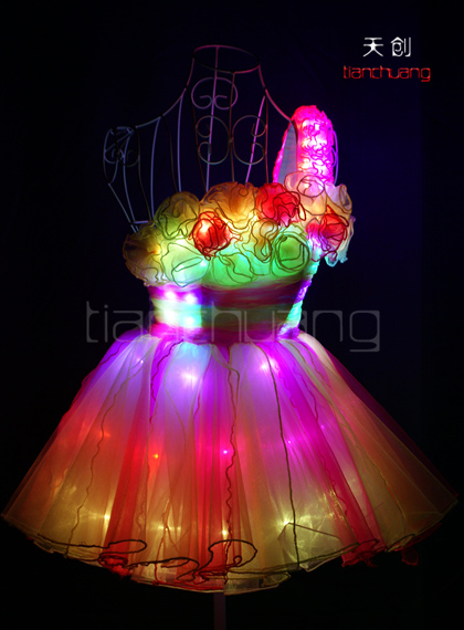 供应LED发光演出裙 晚会发光裙子 宴会发光公主短裙 夜场荧光装扮图片