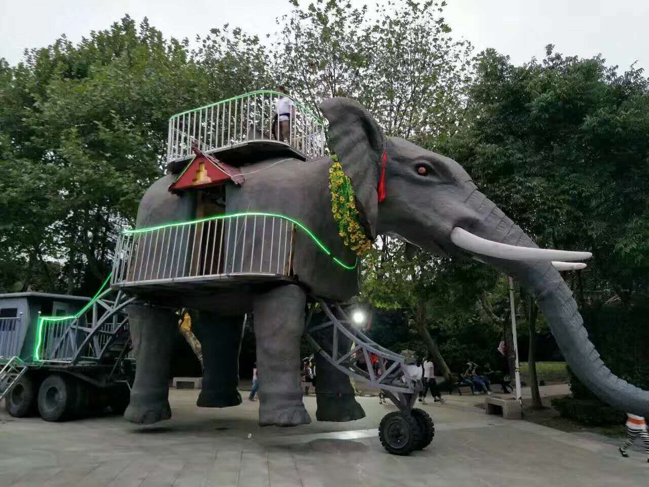 巡游机械会喷水大象展览出租图片
