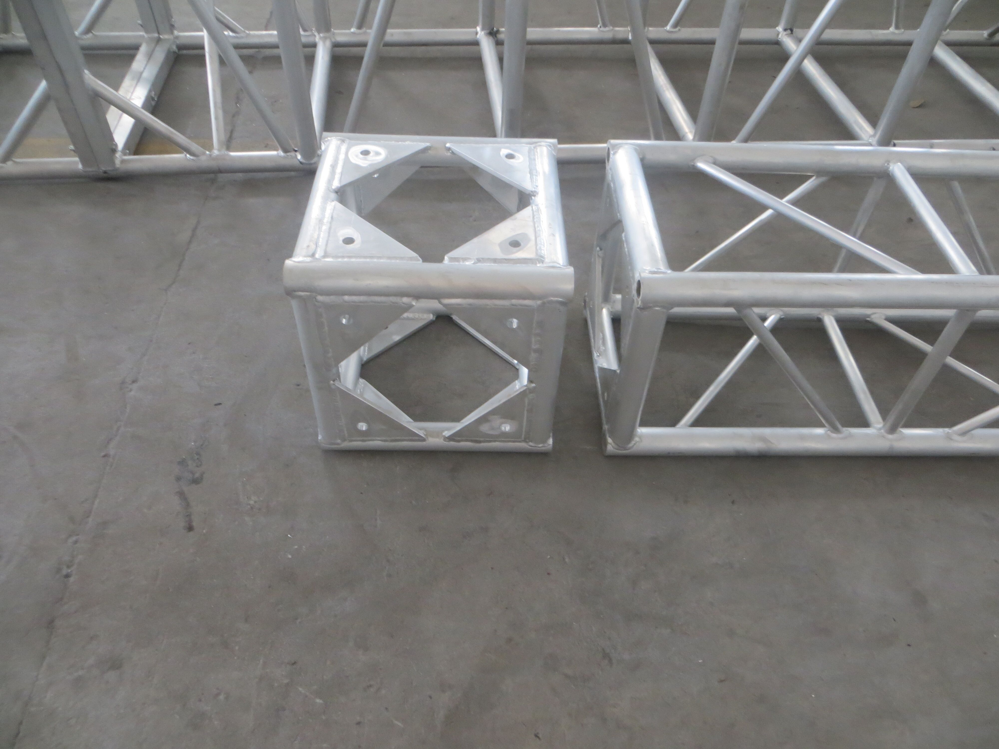 铝板桁架 铝合金铝板桁架 40铝板桁架 大型演出活动铝架 厂家直销图片