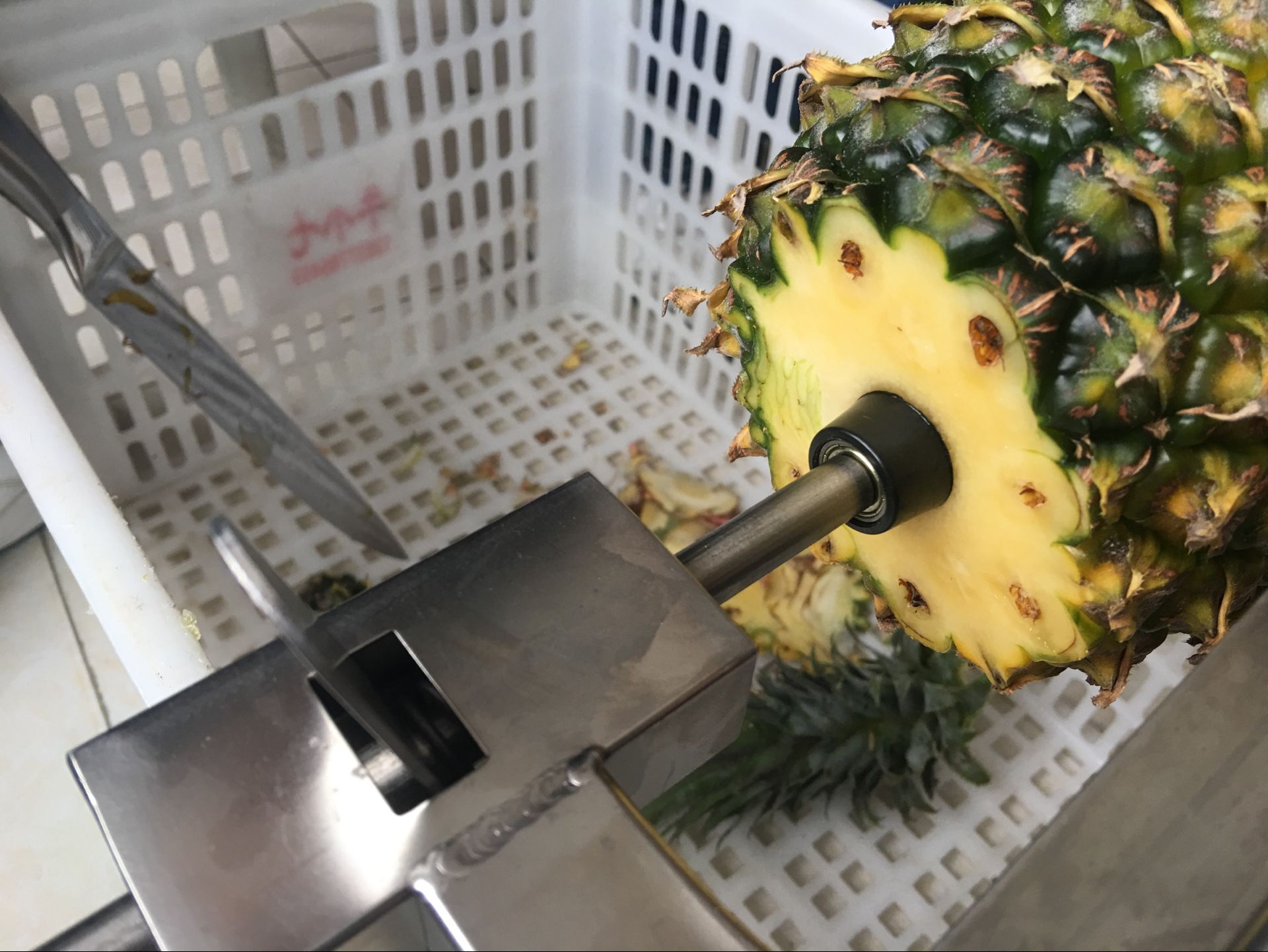 南阳市菠萝削皮机去皮神器快速去除菠萝皮厂家菠萝削皮机去皮神器快速去除菠萝皮