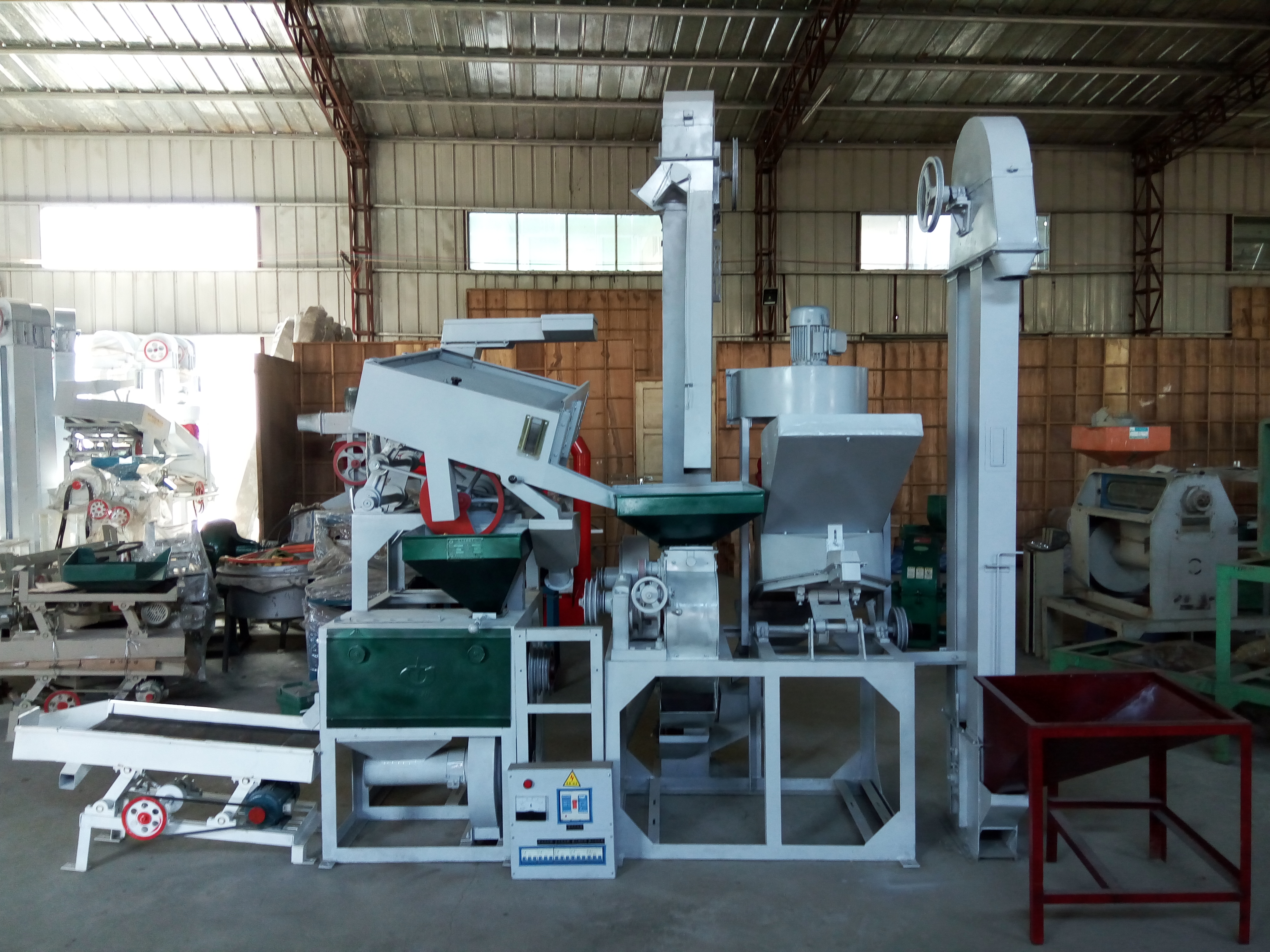 赣州市碾米机厂家现货供应新型碾米机，强拉风、锤片式、全自动碾米机厂家报价