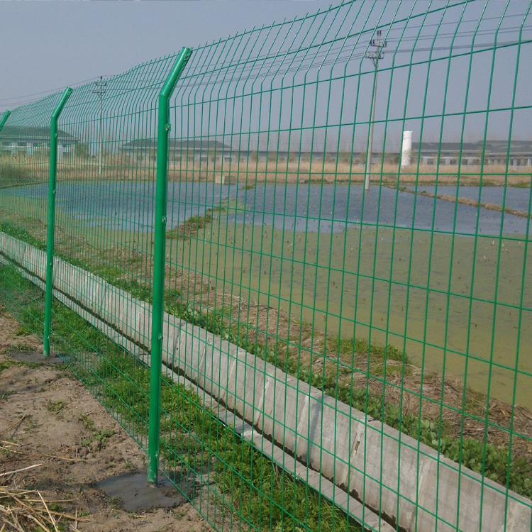 护栏网厂家供应优质公路护栏网 公路隔离网 质量保证价格合理