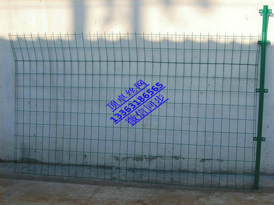 苏州护栏网厂家 铁丝网围栏 浸塑护栏网