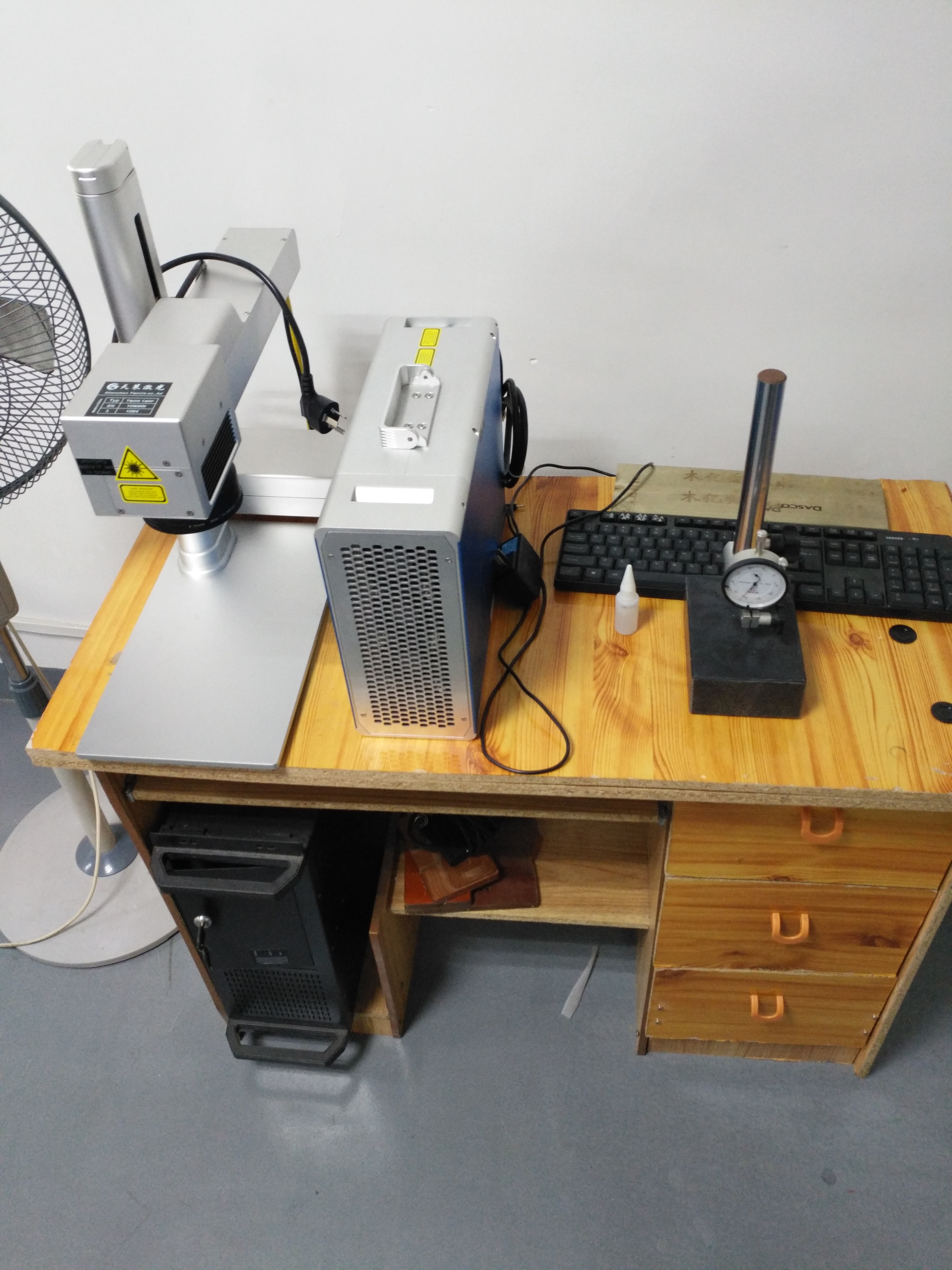 惠州光纤激光镭雕机，五金配件打标机