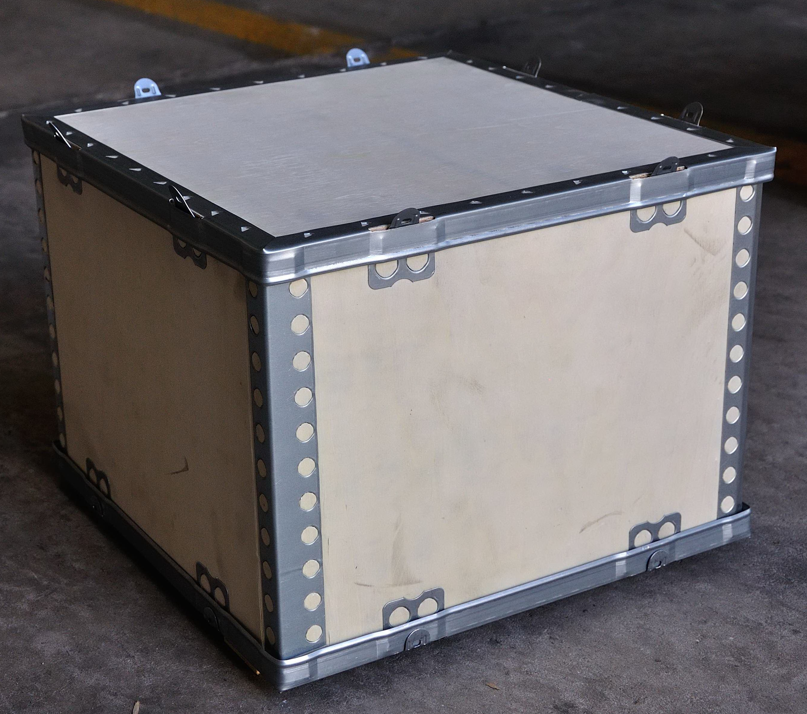 江阴木业厂生产铝薄膜用出口木箱