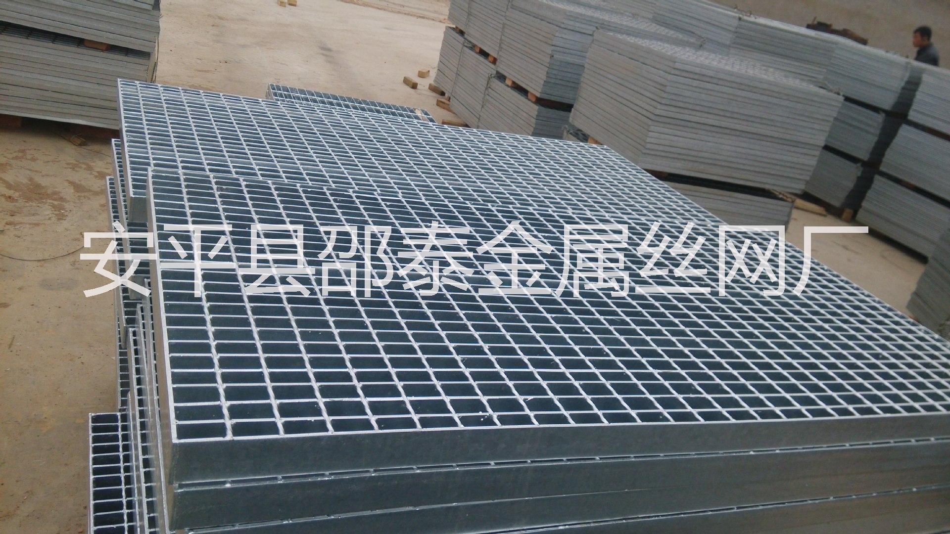 供应污水处理厂热镀锌网格栅板平台网格板镀锌钢格栅盖板图片