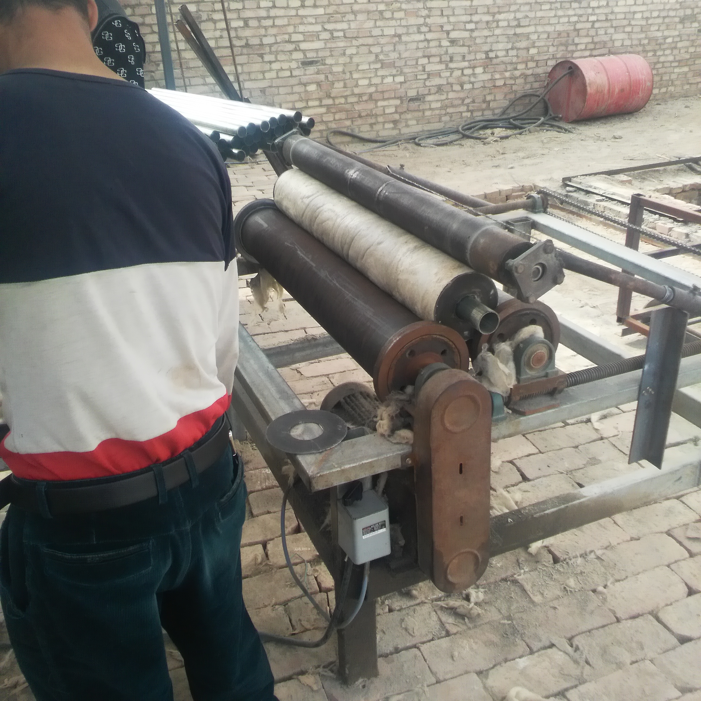 新疆岩棉管生产厂家岩棉管价格保温岩棉管