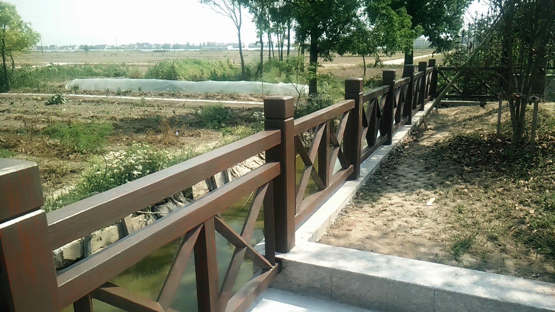 公路水泥仿木栏杆工厂|河道水泥仿木栏杆工厂|上海水泥仿木栏杆工厂图片