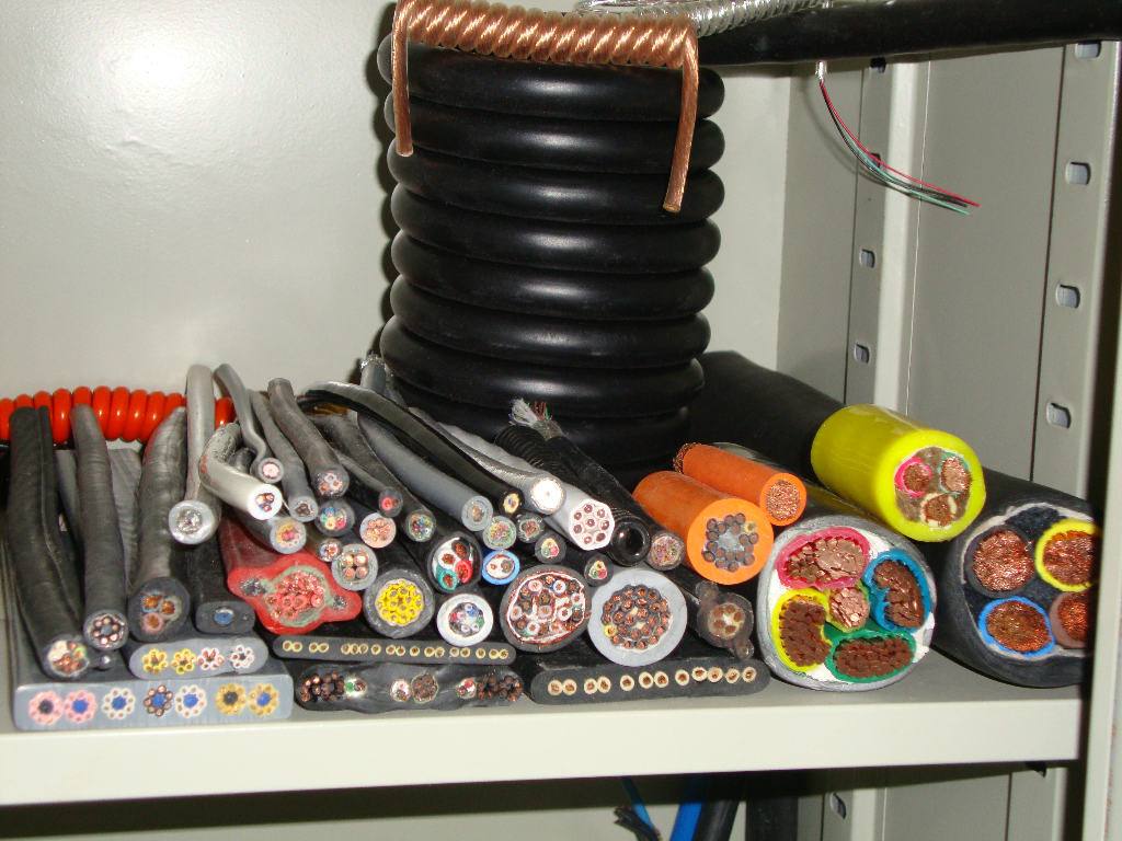 专业回收电线电缆回收电力设备苏州电线电缆回收价格电缆线回收图片