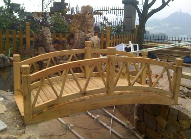 户外木桥景观桥 进口防腐木碳化木拱桥小木桥 实木桥  户外景观木桥