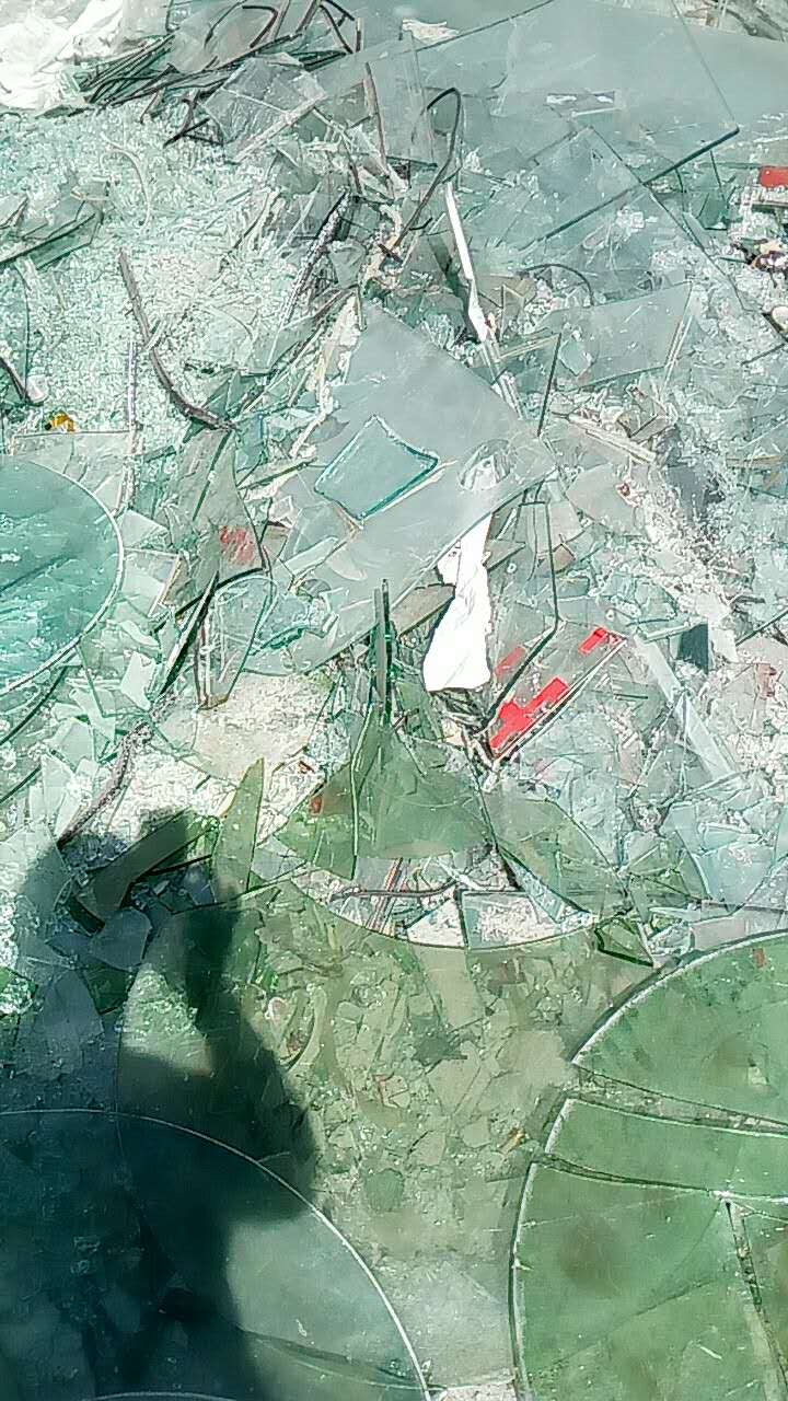 深圳高价大量回收玻璃电话 罗湖区回收碎玻璃厂家 深圳专业收购各种碎玻璃图片