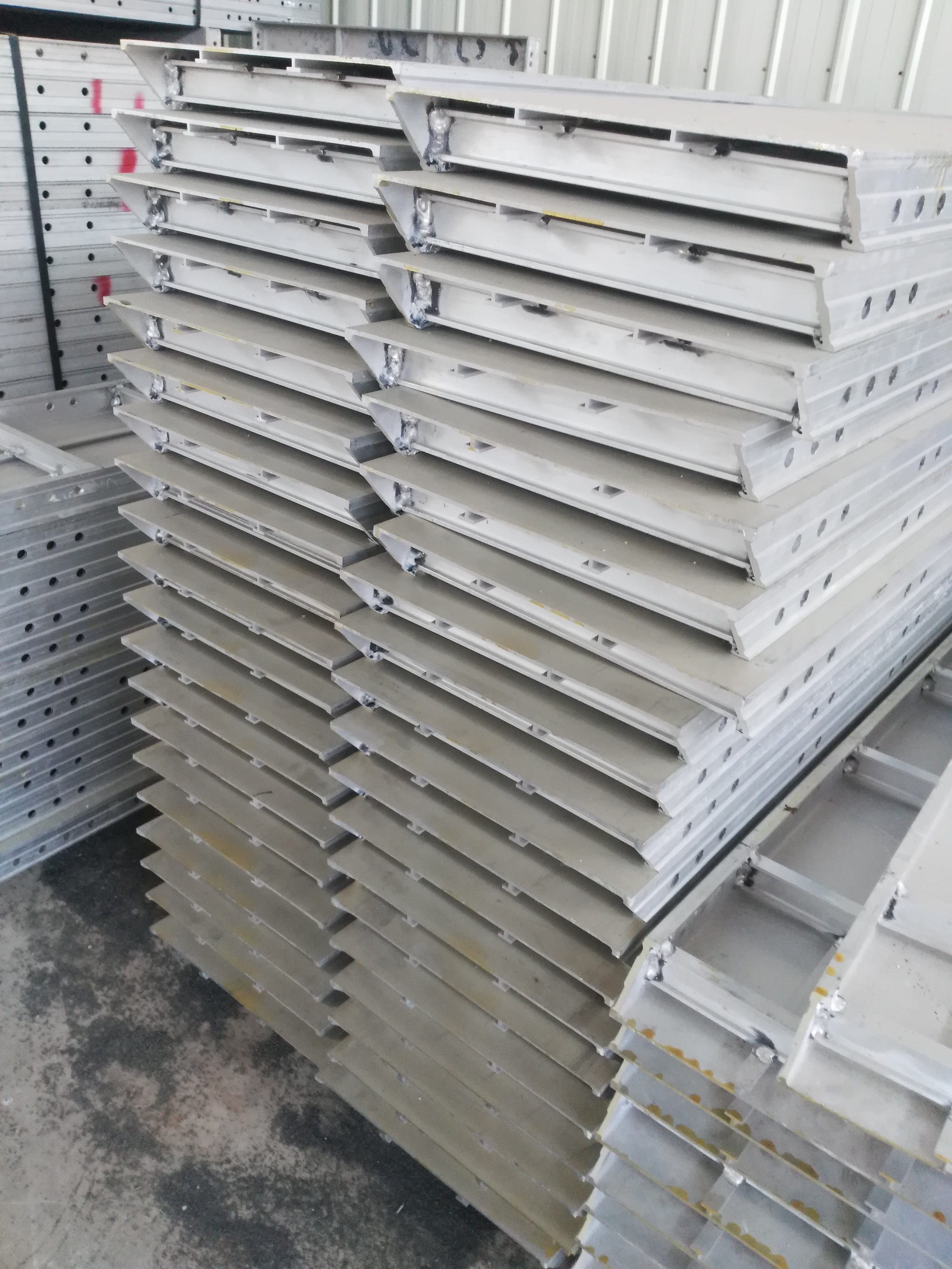 建筑墙体铝模板 铝合金模板系统 广西厂家批量供应 品优价廉图片