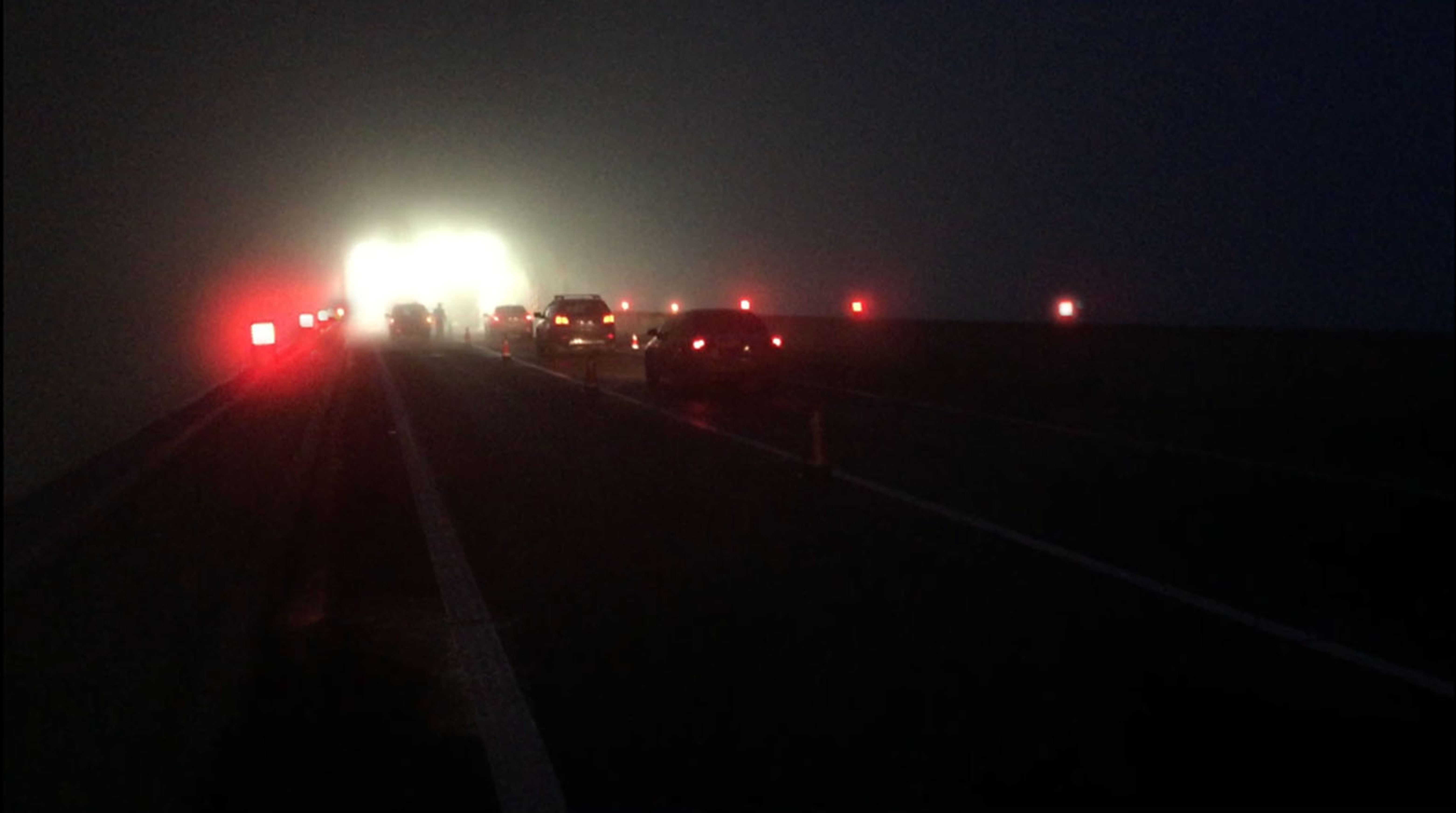 高速公路雾区诱导防撞预警系统，60米预警图片