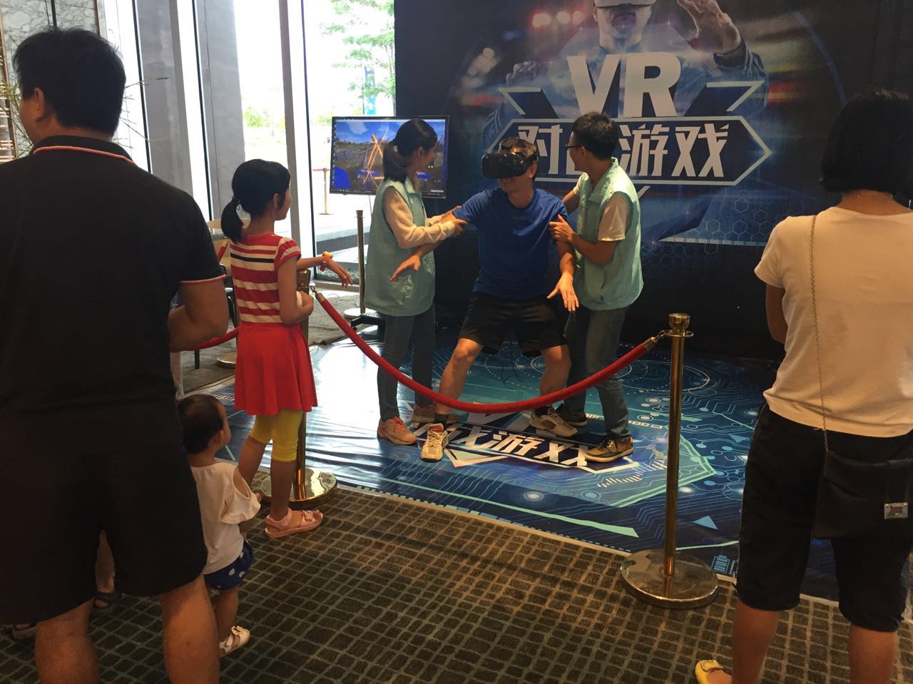 深圳VR极限挑战设备租赁 、VR滑雪机、VR加特林租赁 VR漂流、VR滑雪机、VR加特林