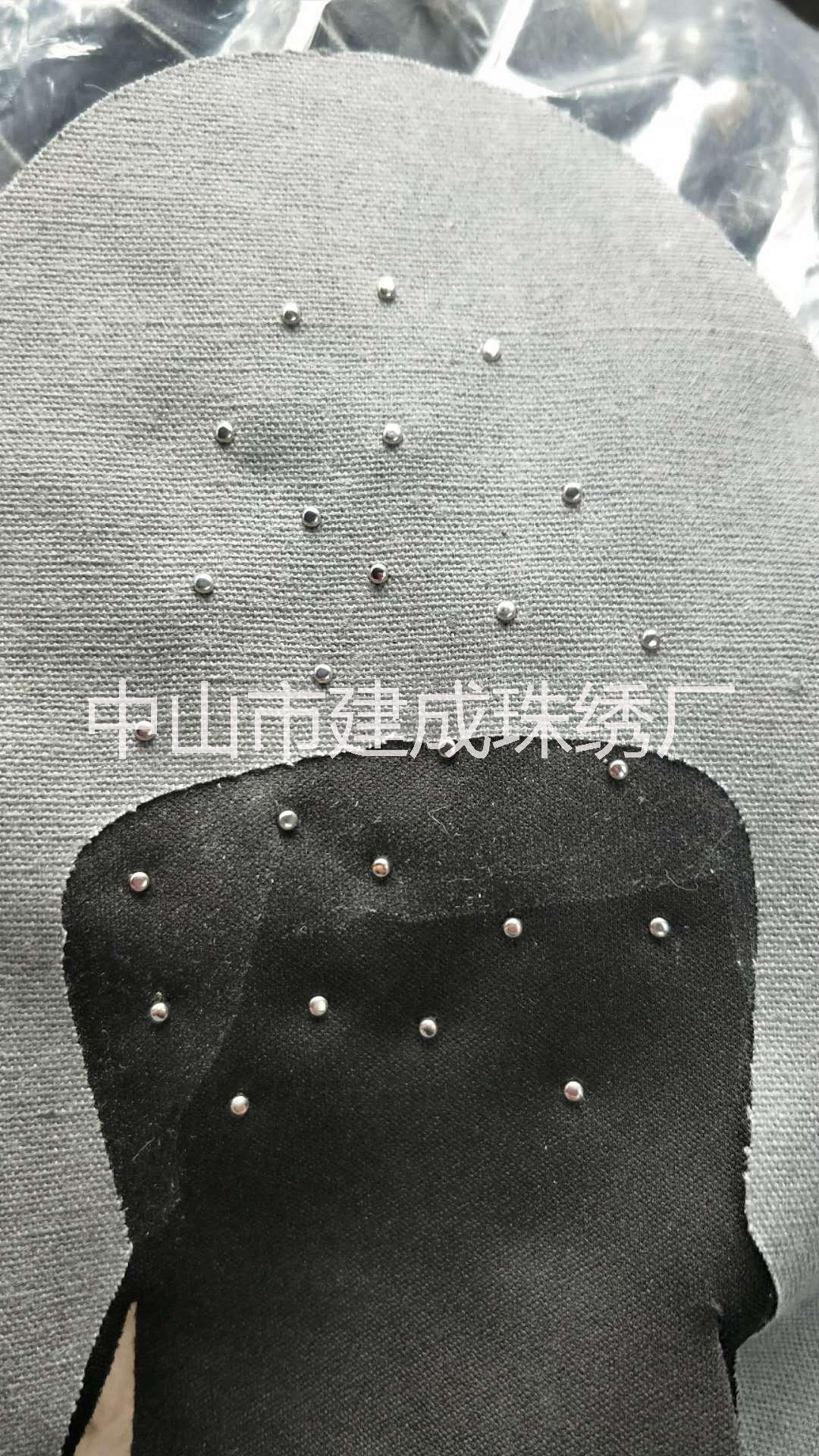 广东中山建成珠绣厂专业服装打钉　批发