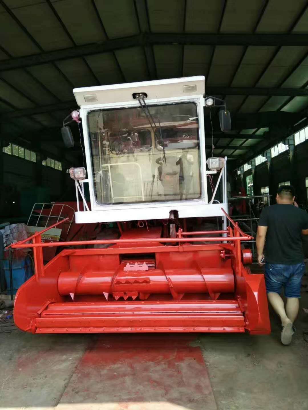 厂家改装玉米秸秆青贮机 苜蓿草收割机 牧草回收机 秸秆粉碎还田机图片