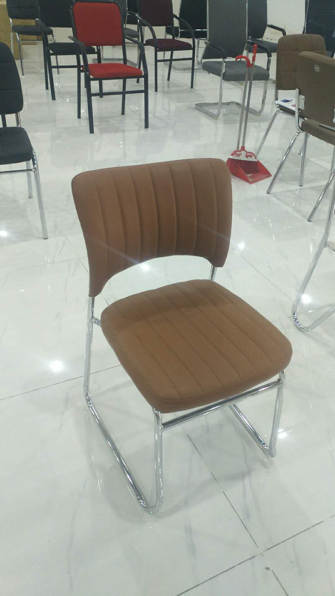 廊坊皮革椅供应商   现代  时尚简约   办公皮革椅 棕皮革椅