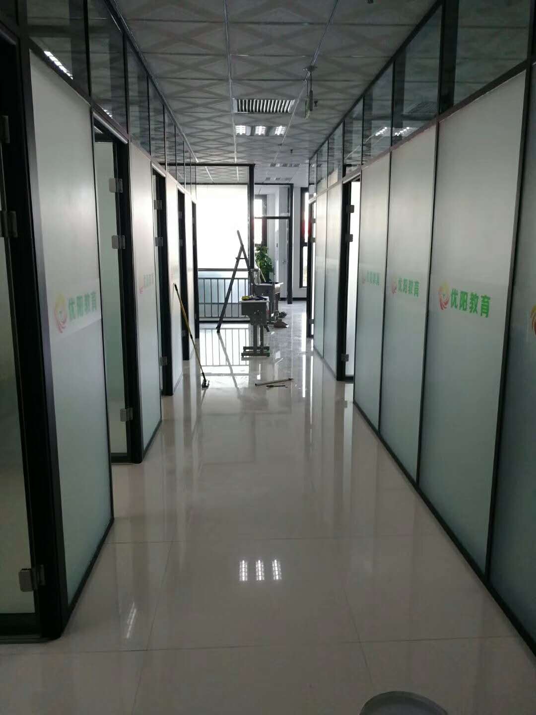 天津办公室玻璃隔断，双层玻璃隔断天津办公室玻璃隔断，双层玻璃隔断