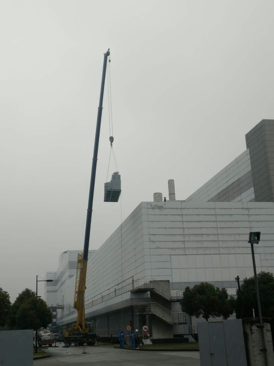 上海卢湾马当路叉车吊车出租装卸吊图片