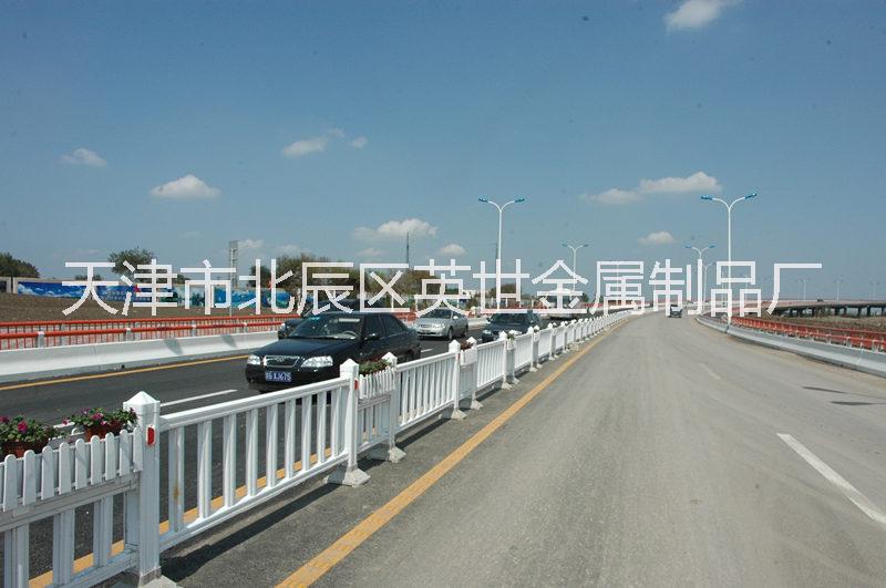 供应高速公路围栏 隔离带护栏 pvc护栏定制