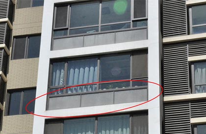 阳台壁挂式太阳能热水器-黑瓷老人