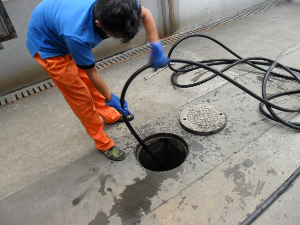 上海闵行区专业城市污水管道疏通清淤、高压清洗疏通下水道排污管道管网CCTV检测