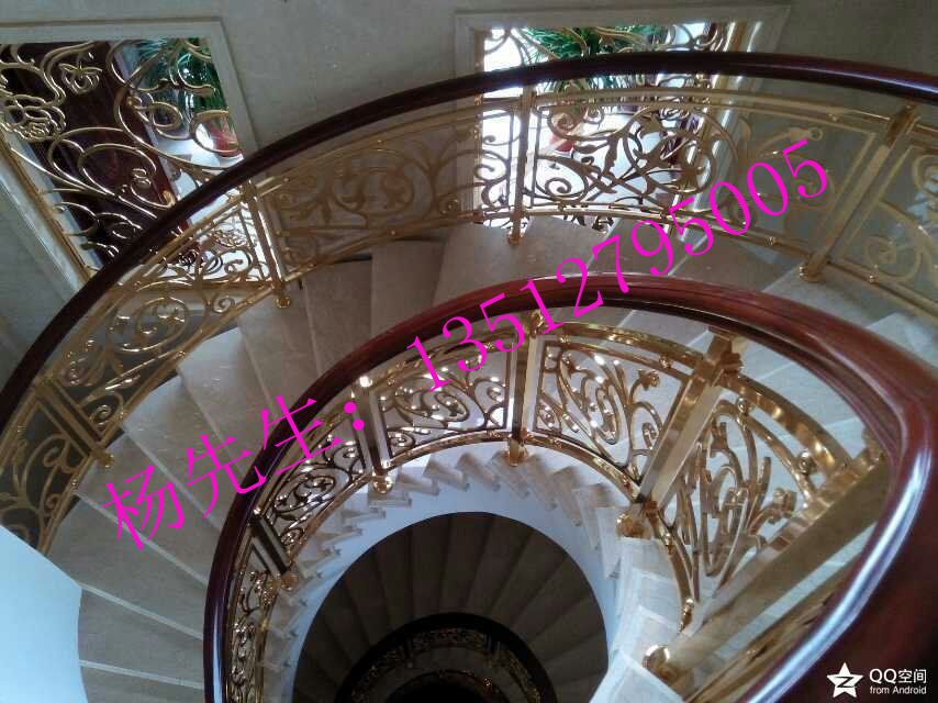 玫瑰金旋转铝艺楼梯报价安装铝雕花楼梯护栏性价比高图片