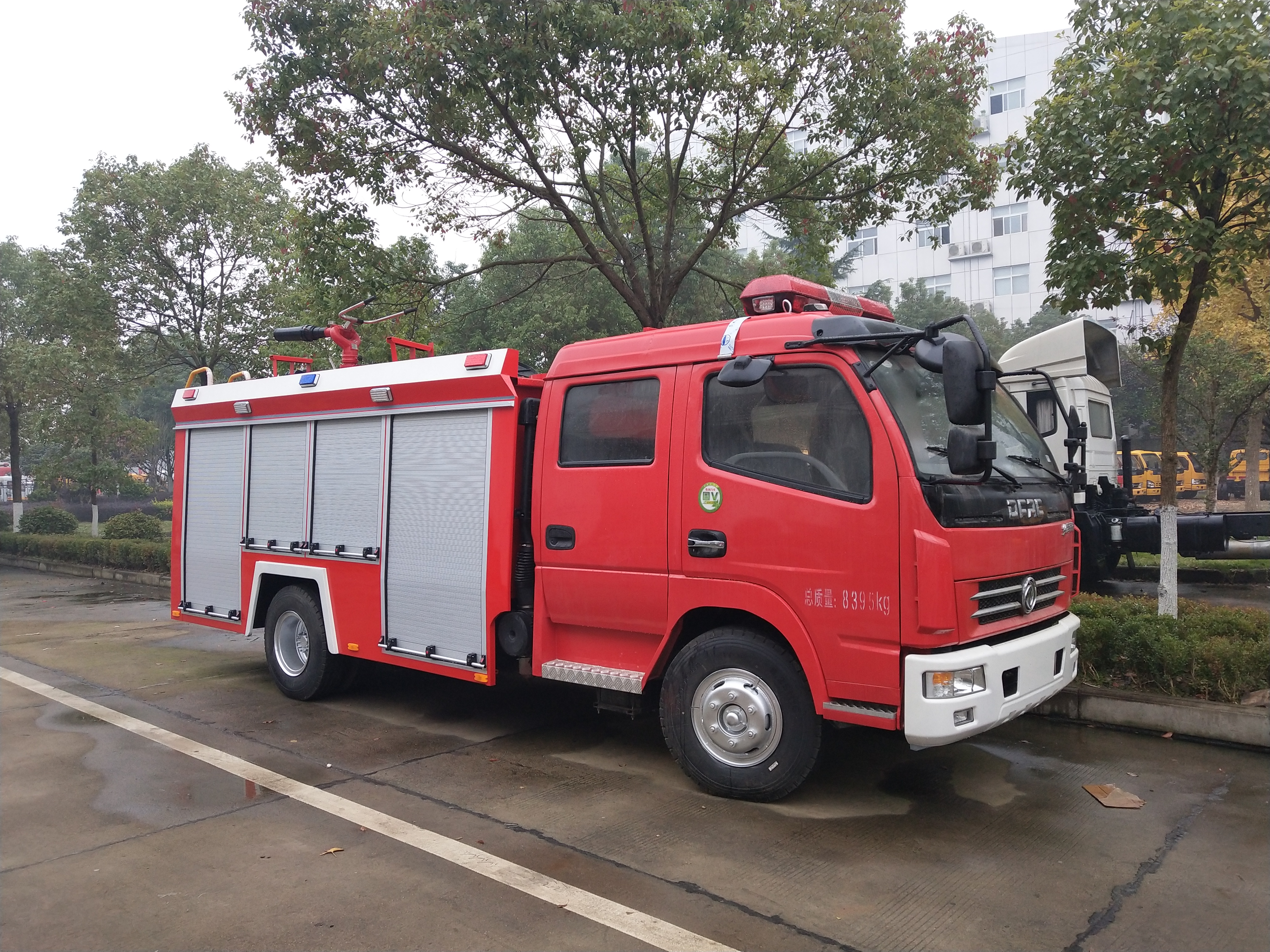 东风多利卡泡沫消防车3.5吨厂家直销