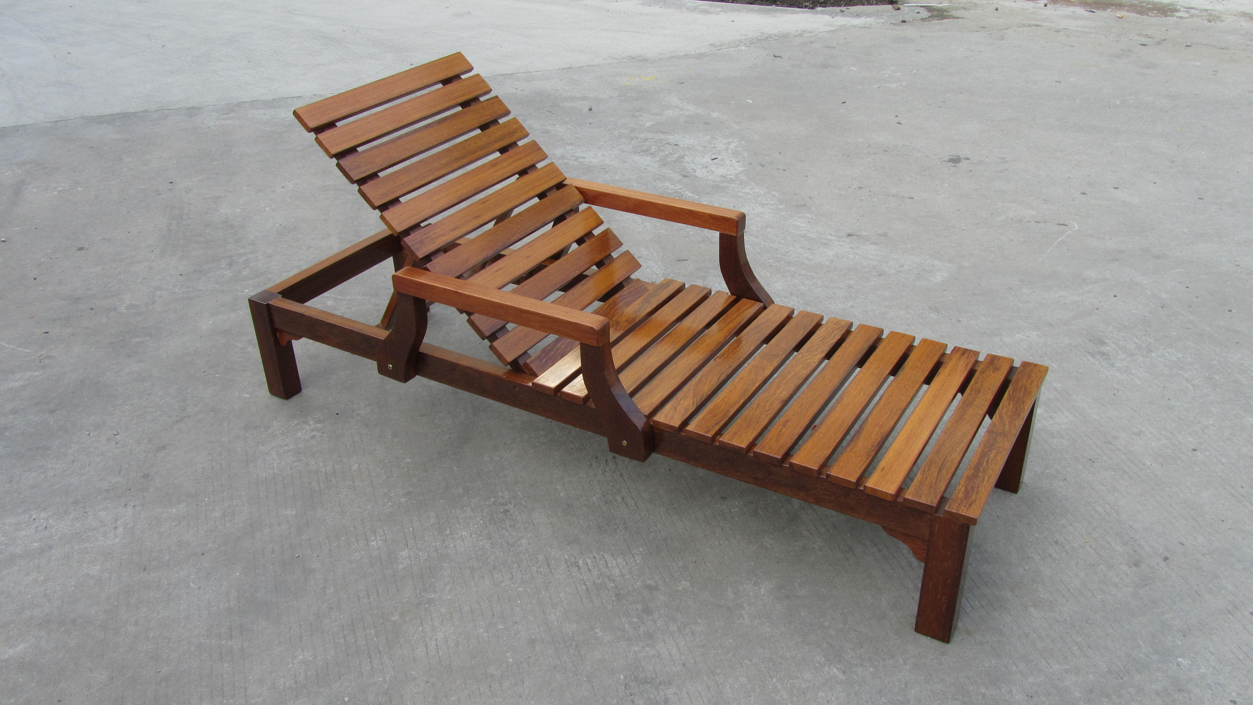 广州番禺区家具厂销售实木折叠沙滩椅防腐木躺椅图片