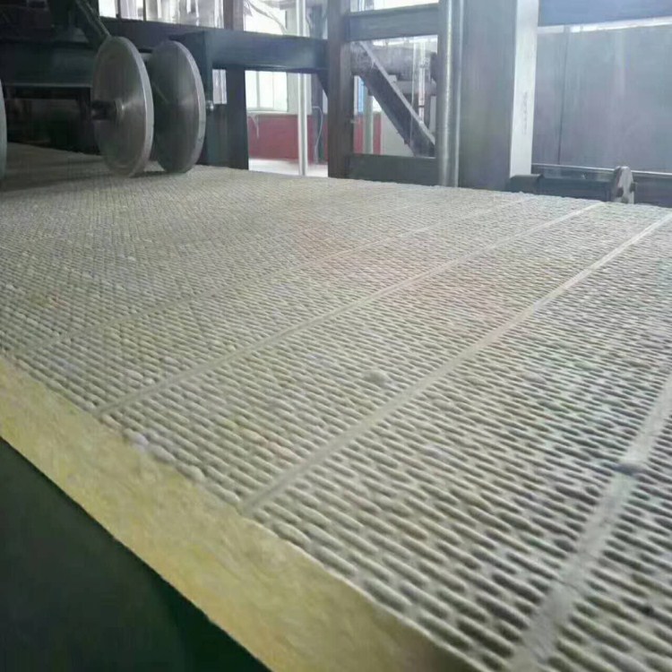 岩棉复合板生产厂家岩棉复合板规格岩棉复合板防火防水出厂价图片