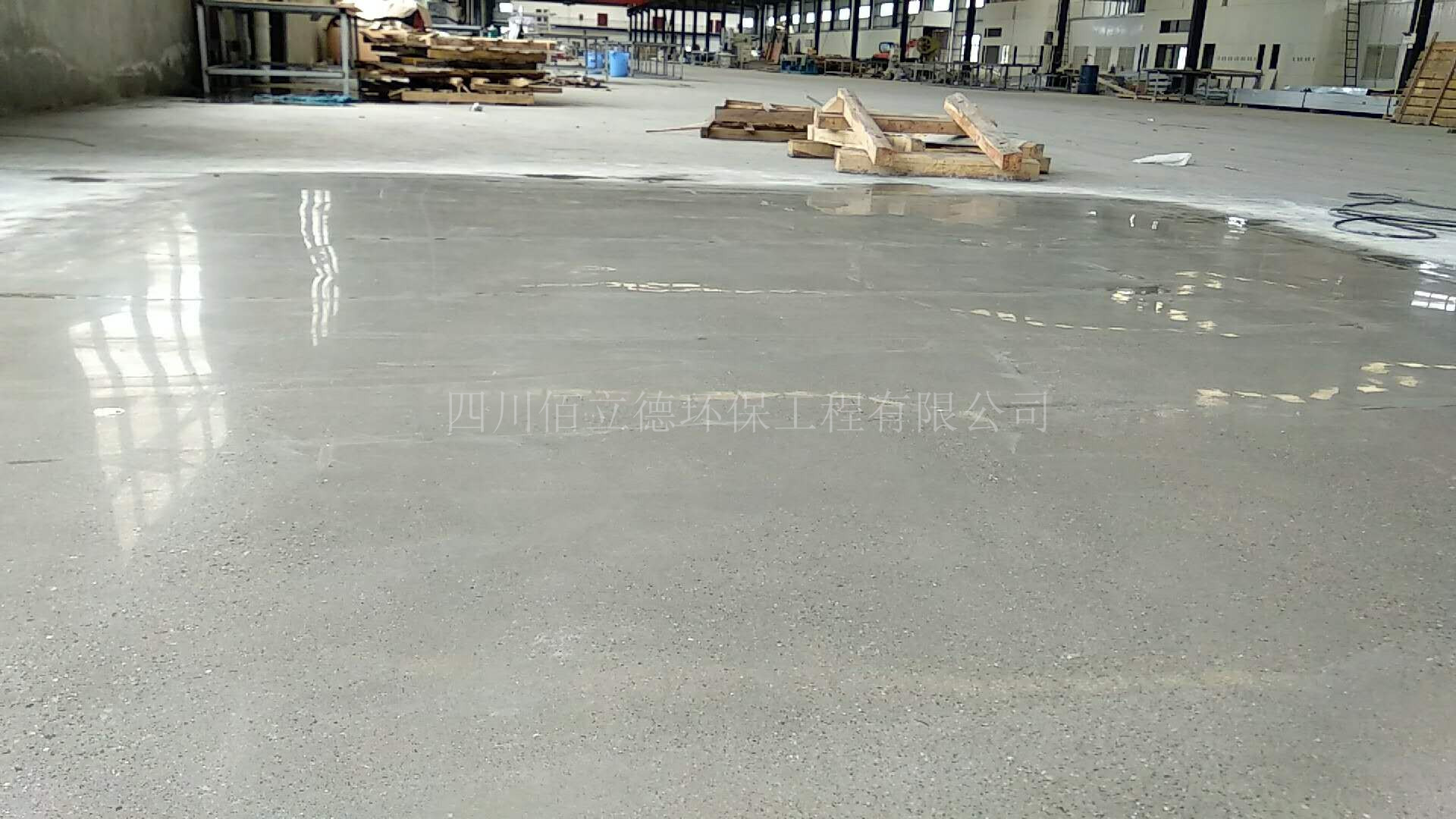 供应如何提高地坪耐磨性 专业提高水泥基耐磨 延长地坪使用寿命 成都提高混凝土耐磨公司图片
