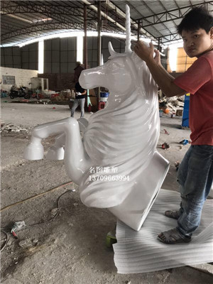 玻璃钢动物飞马雕塑定制批发