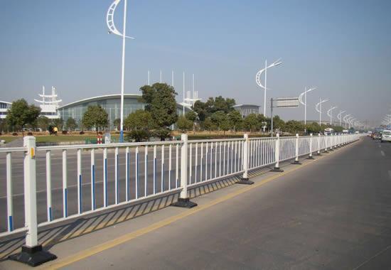 河南郑州市政道路护栏 隔离栏 各类护栏
